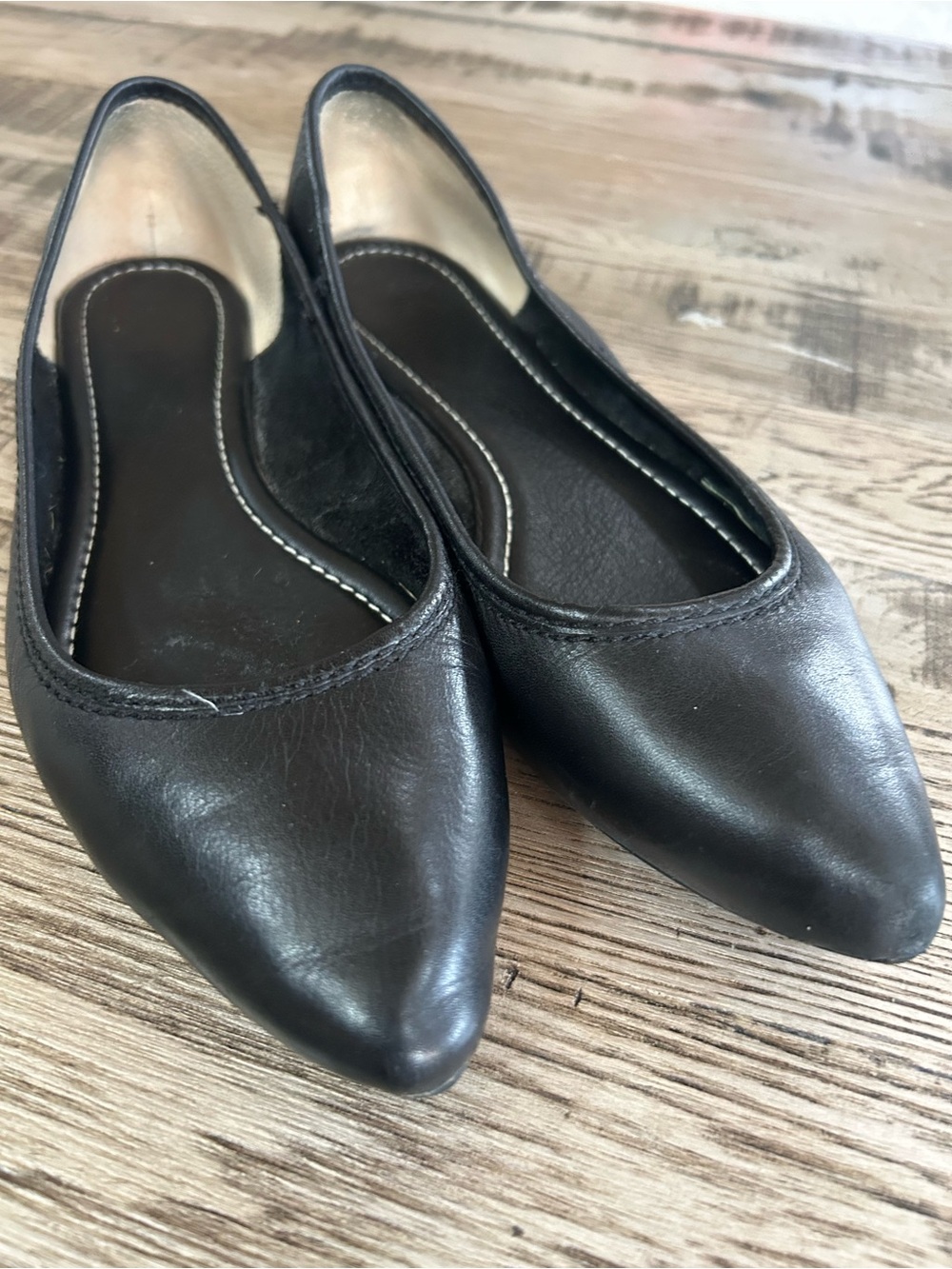 Frye Black Pointed Toe Leather Ballet Flats 9 great condition